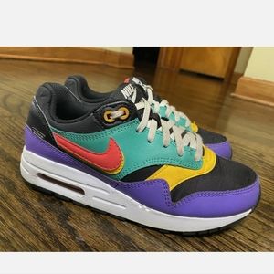 Nike Air Max 1 Game GS Black Flash Crimson Windbreaker CJ6958-001 Sz 4Y/5.5Women